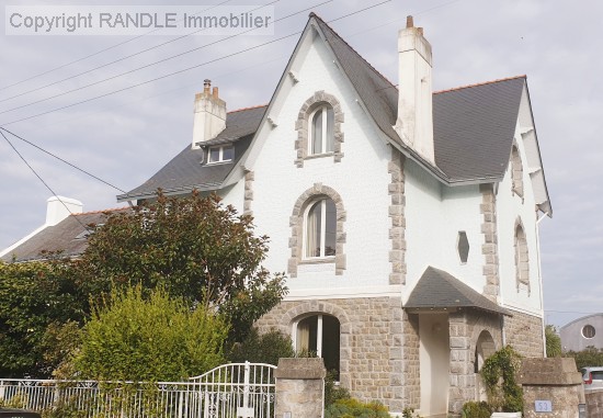 vente maison LOCMIQUELIC 8 pieces, 195m